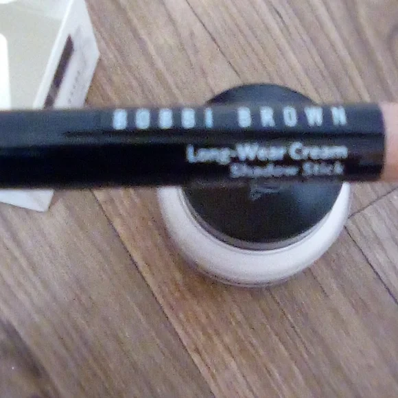 Bobbi Brown hydrating face cream with bonus boii eye shadow stick new